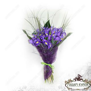 Букет из ирисов в ПсковеПсков